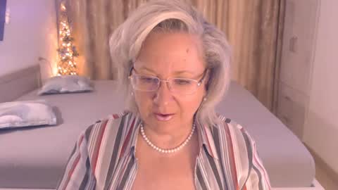 Snapshot of adrena_ chatting on 07-11-26, 10:29 Cryna online show from 07-11-26, 10:29