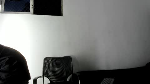 Adrian W  online show from 06-07-26, 03:54