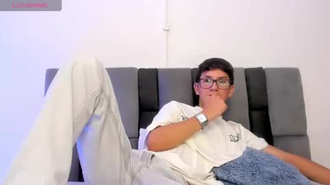 Snapshot of adrien_silex chatting on 04-15-26, 05:09 adrien_silex online show from 04-15-26, 05:09