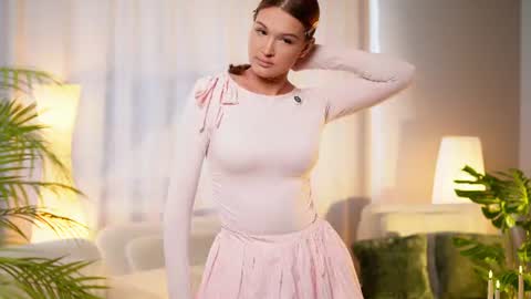 Hi Im Eva online show from 06-26-26, 11:36