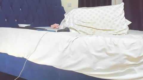 Snapshot of african_barbie25 chatting on 04-21-26, 07:50 african_barbie25 online show from 04-21-26, 07:50