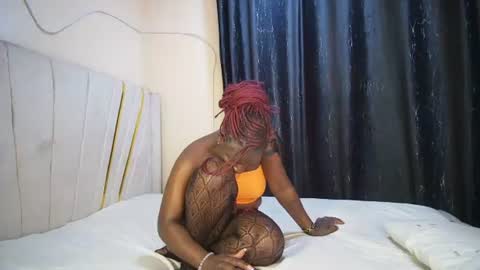 Snapshot of african_goddess0 chatting on 06-20-26, 06:16 Zahara online show from 06-20-26, 06:16