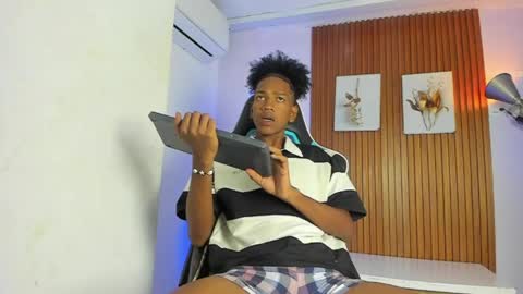 afrowayuu online show from 05-20-26, 05:52
