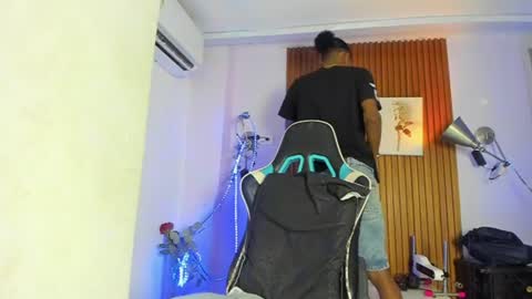 afrowayuu online show from 06-12-26, 05:56