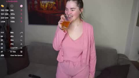 Snapshot of aftonbunkers chatting on 02-27-26, 06:13 Lana 1800 - 0330 UTC Mia 0700- 1630 UTC online show from 02-27-26, 06:13