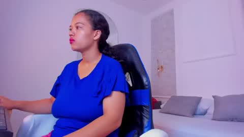 Snapshot of agata18_ chatting on 07-11-26, 01:14 A G A T A online show from 07-11-26, 01:14