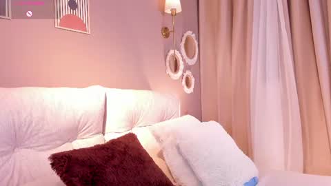 Snapshot of agata_laurent_ chatting on 06-23-26, 12:41 Agata Lauret online show from 06-23-26, 12:41