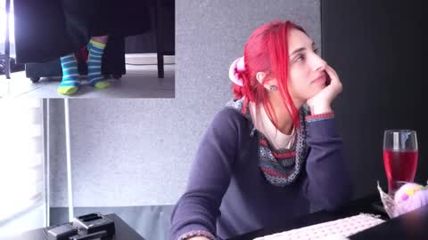 Agata Collinss online show from 12-20-25, 07:10