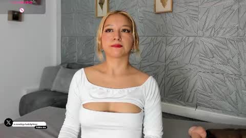 Agatadelphine online show from 07-04-26, 01:17