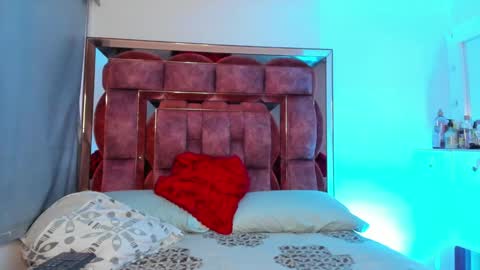 Snapshot of agatha_morrison1 chatting on 01-08-25, 10:16 Agatha online show from 01-08-25, 10:16