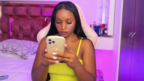 Snapshot of agatha_morrison1 chatting on 01-19-25, 01:01 Agatha online show from 01-19-25, 01:01