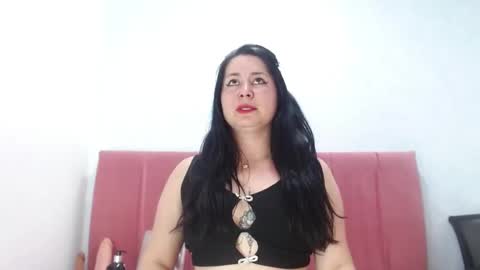 agathacorlincm101 online show from 11-09-25, 08:29