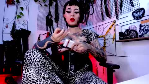 Agatha Fox online show from 12-22-25, 08:06