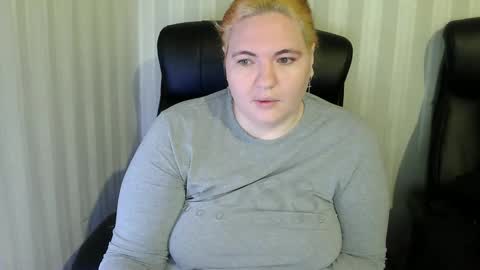 Snapshot of aglaya_fame chatting on 12-19-25, 08:10 Aglaya Fame online show from 12-19-25, 08:10