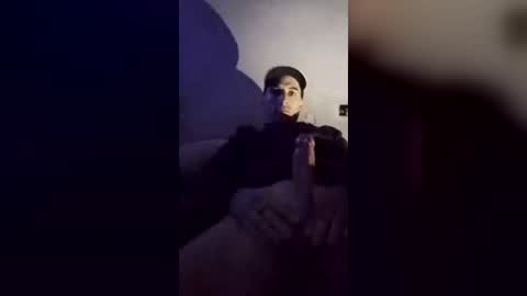 aguiarluis222 online show from 07-01-26, 04:58