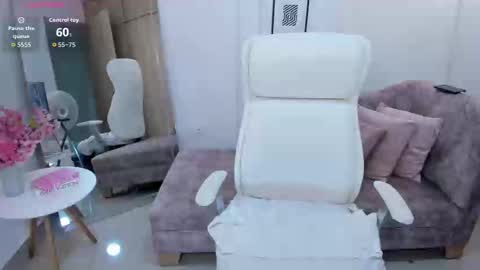 Snapshot of aida_adams chatting on 11-01-25, 05:04 AIDA ADAMS online show from 11-01-25, 05:04