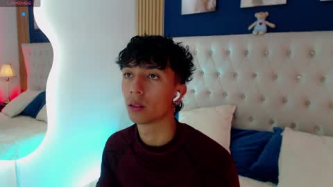 Aiden online show from 03-28-26, 01:11