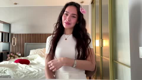 Snapshot of aisha_eilish chatting on 04-12-26, 06:18 Aisha online show from 04-12-26, 06:18