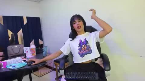 Aisha online show from 04-11-26, 09:24