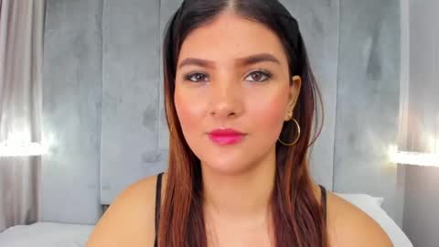 Snapshot of aitanajones1_ chatting on 06-04-26, 10:43 Aitana online show from 06-04-26, 10:43