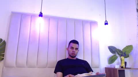 aji_golds online show from 06-19-26, 08:01