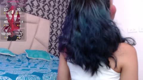 Snapshot of akane_uwu chatting on 12-18-24, 12:51 A K A N E U W U online show from 12-18-24, 12:51