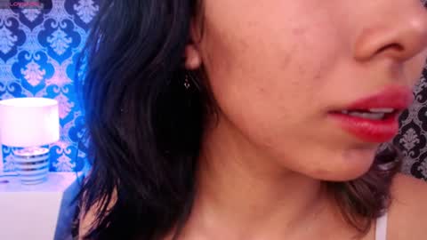 Snapshot of akane_uwu chatting on 12-22-24, 12:27 A K A N E U W U online show from 12-22-24, 12:27