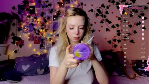 Akari online show from 04-11-26, 03:33