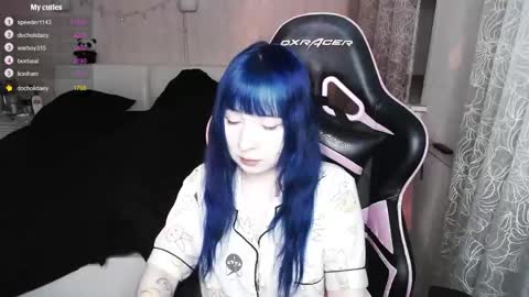 akirahartyx online show from 04-17-26, 05:27