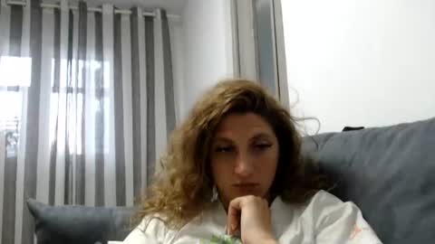 Snapshot of akyragrace chatting on 06-19-26, 02:38 akyragrace online show from 06-19-26, 02:38