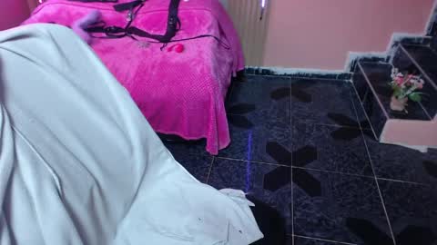 Snapshot of alaia_blue1 chatting on 05-19-26, 01:06 alaia_blue1 online show from 05-19-26, 01:06