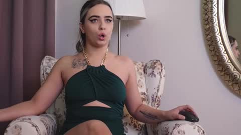 Snapshot of alanamilani chatting on 02-25-25, 12:47 AlanaMilani online show from 02-25-25, 12:47
