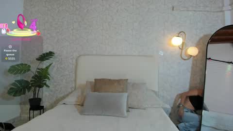 Snapshot of alannarouge chatting on 05-19-26, 11:49 alannarouge online show from 05-19-26, 11:49