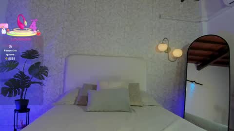 Snapshot of alannarouge chatting on 05-28-26, 11:18 alannarouge online show from 05-28-26, 11:18