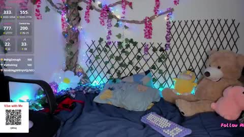 Snapshot of alaska_colors chatting on 03-07-25, 06:33 Caro online show from 03-07-25, 06:33