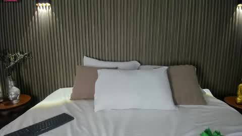 Alassia Hocthner online show from 04-17-26, 11:46