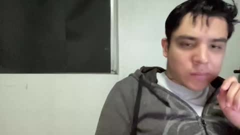 Snapshot of alber753713 chatting on 05-25-26, 05:13 alber753713 online show from 05-25-26, 05:13
