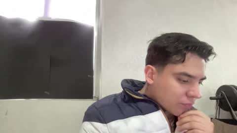 Snapshot of alber753713 chatting on 06-07-26, 03:05 alber753713 online show from 06-07-26, 03:05