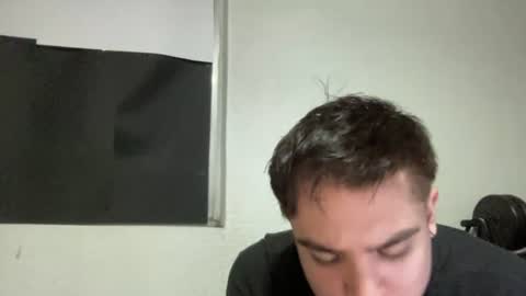 Snapshot of alber753713 chatting on 06-14-26, 01:58 alber753713 online show from 06-14-26, 01:58