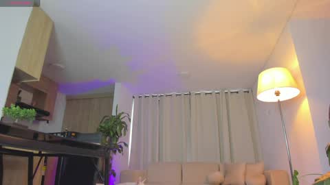 A L E J A N D R A online show from 06-01-26, 09:38