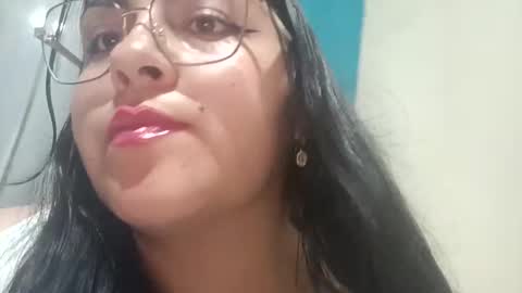 Snapshot of alejandraa_33 chatting on 06-03-26, 09:45 Alejandra online show from 06-03-26, 09:45