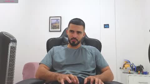 alejandroo_7 online show from 06-18-26, 06:45