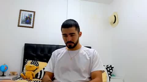 alejandroo_7 online show from 08-08-26, 05:26