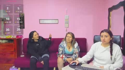 zoe and Kataleya online show from 11-20-25, 02:01