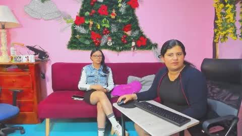 zoe and Kataleya online show from 12-22-25, 12:24