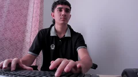 alejo_gray1 online show from 04-06-26, 03:46
