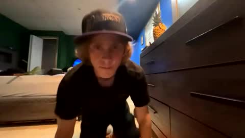 Alen3001 online show from 05-28-26, 10:45