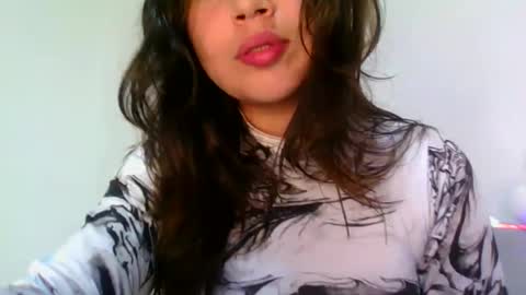 QUEEN OFF MILk  IM BACK  15 NOV online show from 01-05-26, 07:39