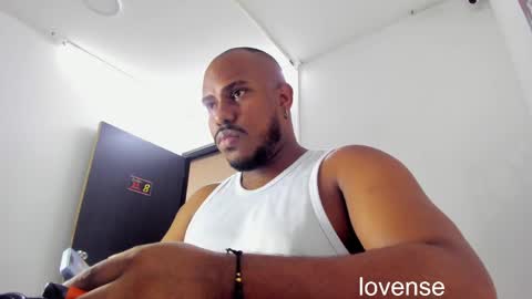Snapshot of alessandro_hamed chatting on 05-11-26, 04:26 alessandro hamed online show from 05-11-26, 04:26