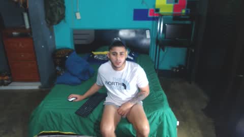 Snapshot of alessandrobooy chatting on 01-07-26, 07:33 alessandro online show from 01-07-26, 07:33